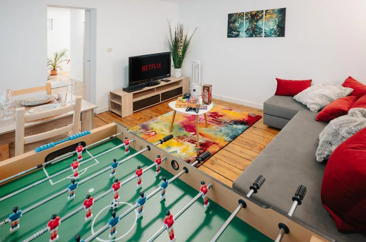 5 Min To Citycenter - House & Garden - Netflix, Playstation & Wifi 소피아