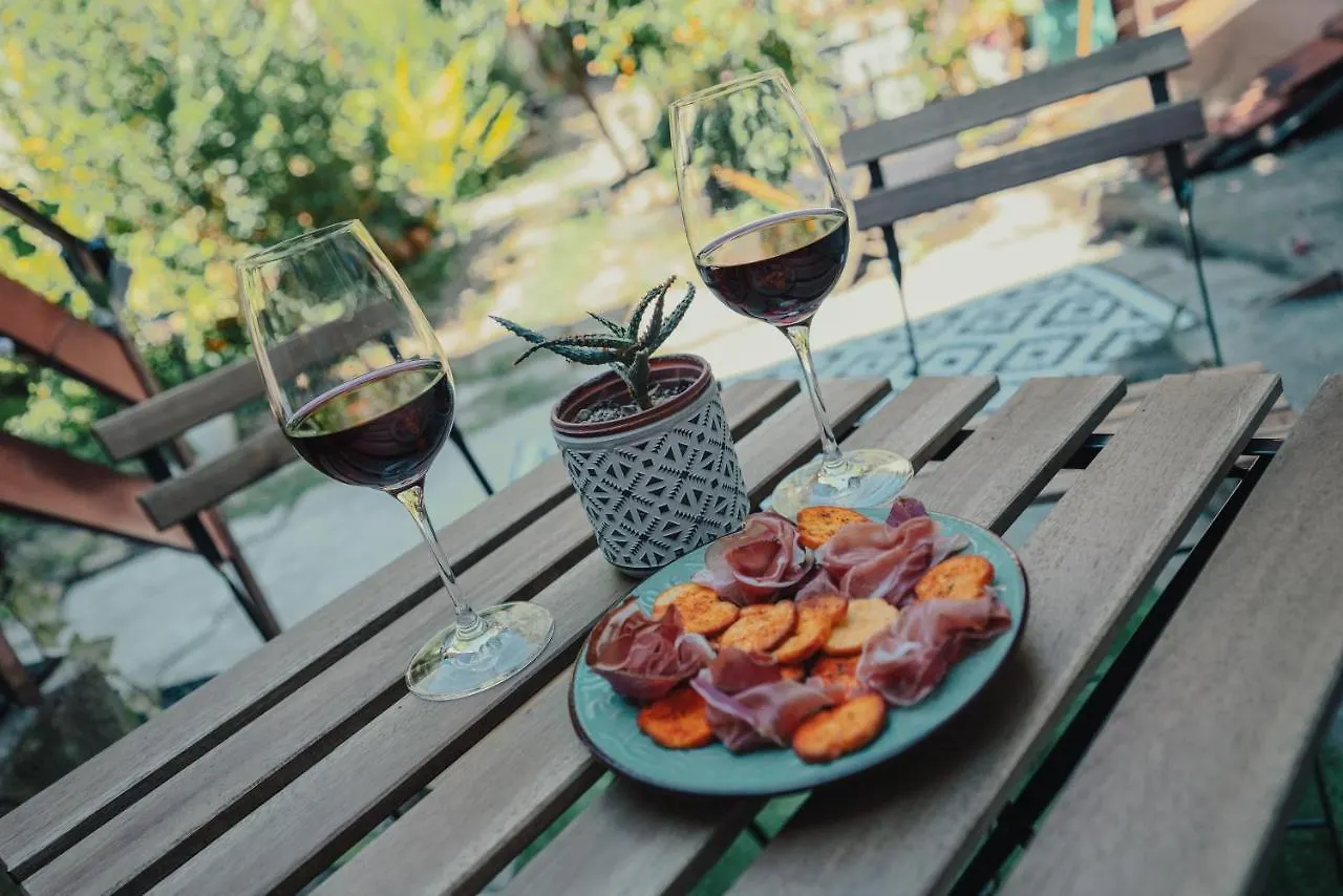 5 Min To Citycenter - House & Garden - Netflix, Playstation & Wifi 소피아 불가리아
