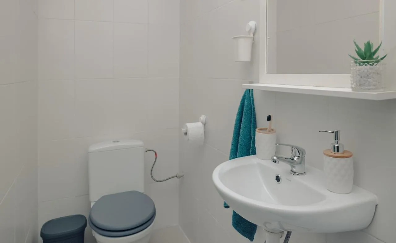 아파트 5 Min To Citycenter - House & Garden - Netflix, Playstation & Wifi 소피아